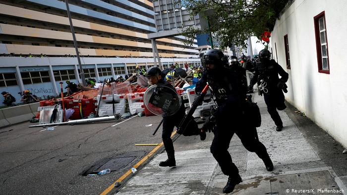 Hongkong Protest Polizei Zusammenstoß (Reuters/K. Pfaffenbach)