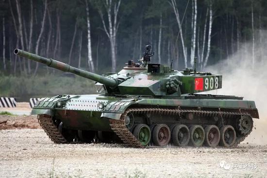96坦克的两次火力提升 美M1A2前装甲都抗不住