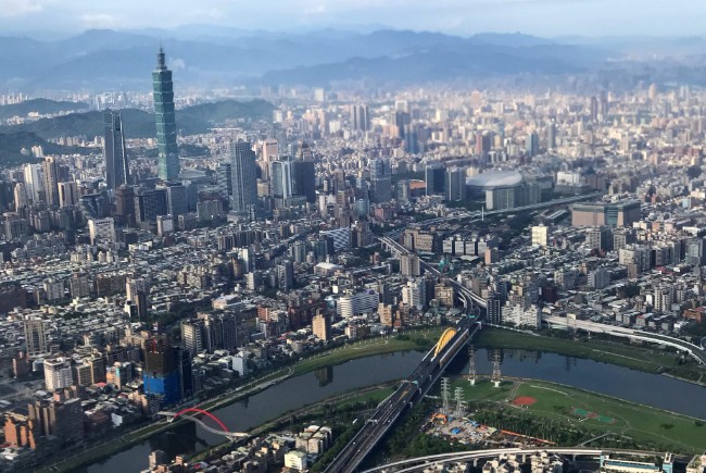 2019-08-16T103603Z_1296817534_RC1DC0B30AE0_RTRMADP_3_TAIWAN-ECONOMY-GDP.jpg