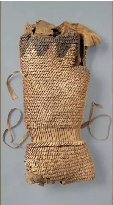 纽约大都会博物馆中收藏的、人类保存最完整的古埃及的国王墓中发现的皮质盔甲。