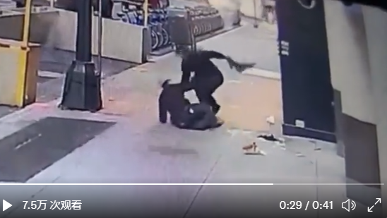 视频：他给睡大街的男子盖外套 反遭痛殴抢劫