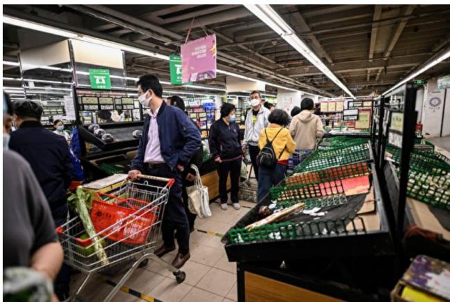 官方辟谣登热搜 民众反而恐慌 北京超市再现人潮