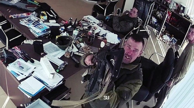 枪口下的雷尼德：被曝光的俄军残杀平民暴行录影