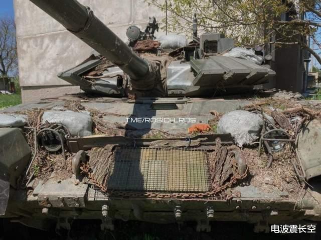 俄军坦克竟用碎石做装甲！防护性能全看运气