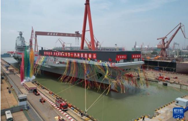 中国第三艘航母今日下水 名称和日子别有深意