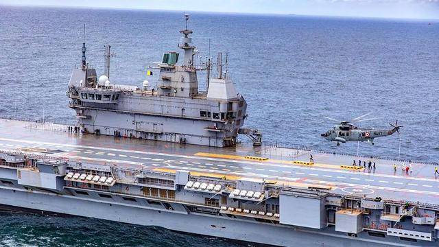 印度国产航母即将服役 放话超中国