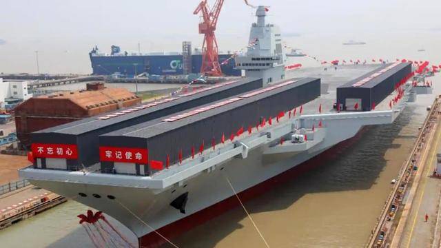 印度国产航母即将服役 放话超中国