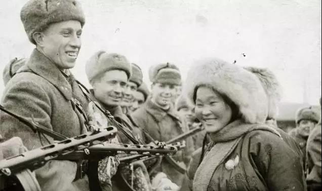 乌战中的黄种人：俄军里的东亚面孔和随军喇嘛