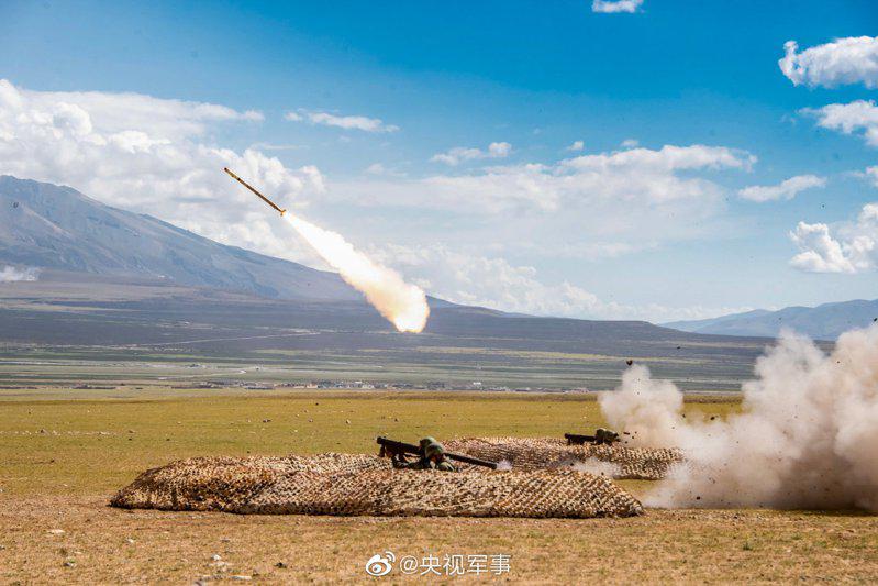 美印将中印边境军演 解放军曝西藏实弹演练画面