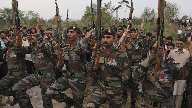 印度在边境悄悄挪动，竟偷偷学解放军战术？