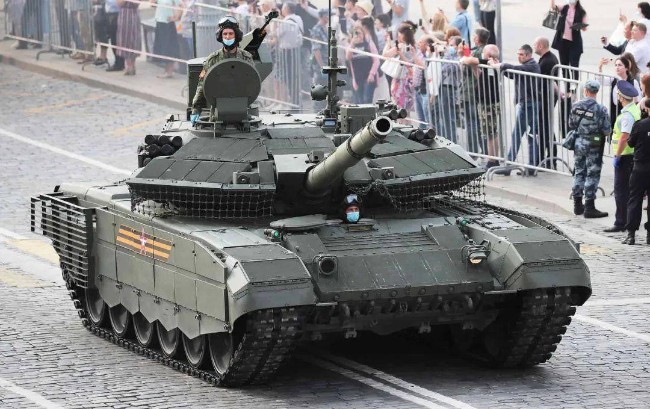 俄军最先进坦克内部结构简陋，能有战斗力吗？