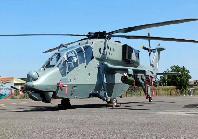 印度国产武装直升机正式服役！将生产160架