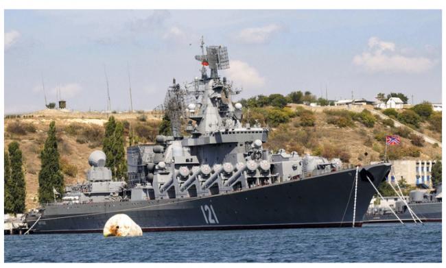 俄黑海舰队所驻港口多次大爆炸 俄控英乌两国