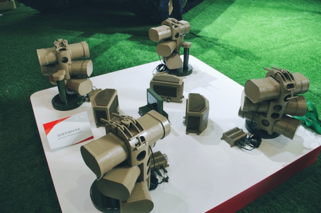 中国新武器曝光：主动防御系统、全景摄像头