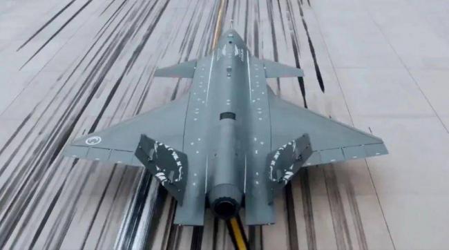 土耳其居然山寨了歼-20，还是无人舰载机？