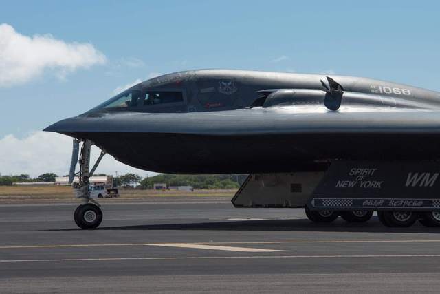 美国第六代隐形轰炸机B-21将问世？