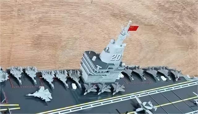 中国第五艘航母模型亮相 中国航母目标舰？