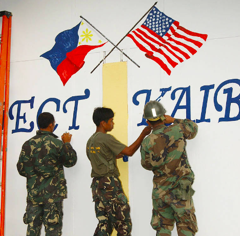 菲律宾为美军增四个基地 大规模驻军可能性不大