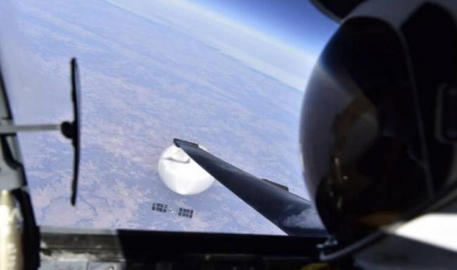 美国公布U-2侦察机伴飞中国间谍气球照片
