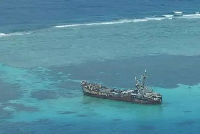 形同占领！ 26艘中国渔船就这样停在菲律宾对面