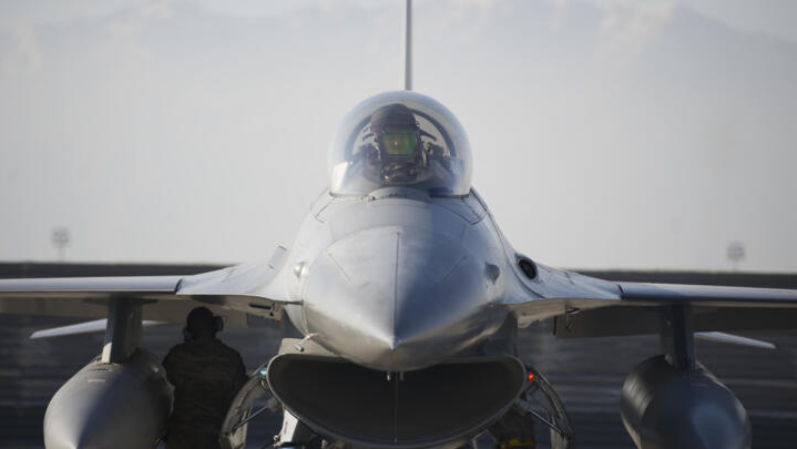 美制F-16战斗机资料图片