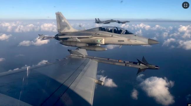 菲律宾：中国战机“绕行”菲澳联合巡逻战机