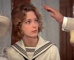 202510_17619391845938.gif 640.gif