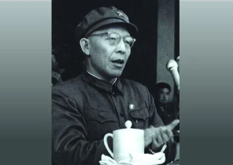 解密:“狗头军师”张春桥的博弈和坠落 解密:“狗头军师”张春桥的博弈和坠落