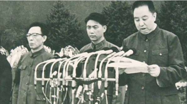 解密:“狗头军师”张春桥的博弈和坠落 解密:“狗头军师”张春桥的博弈和坠落