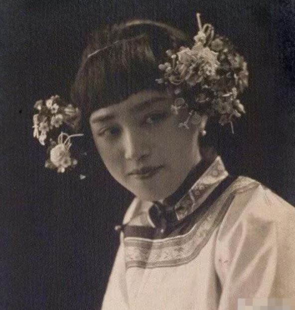 清朝女子都很丑?后宫嫔妃的老照片让你误会了 清朝女子都很丑?后宫嫔妃的老照片让你误会了