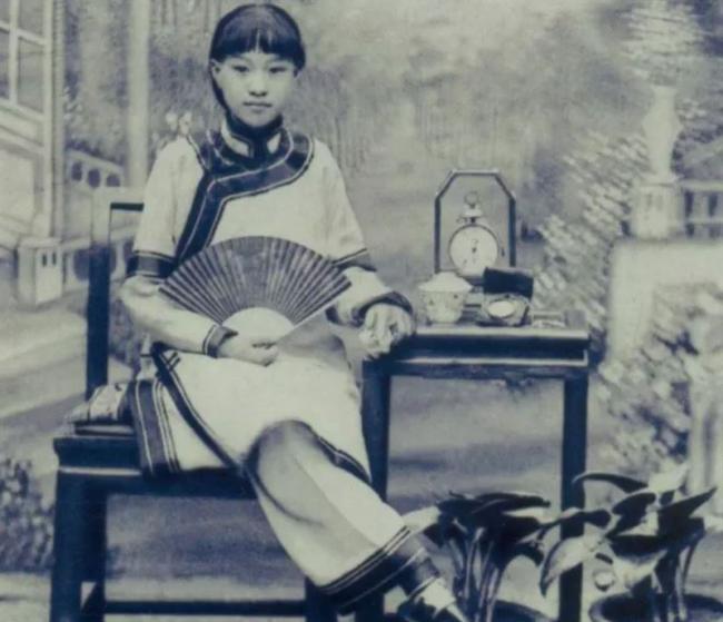 清朝女子都很丑?后宫嫔妃的老照片让你误会了 清朝女子都很丑?后宫嫔妃的老照片让你误会了