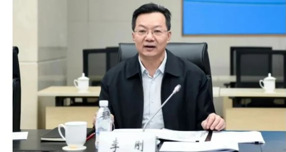 副部级“内鬼”被捕 罕见冲上热搜 副部级“内鬼”被捕 罕见冲上热搜