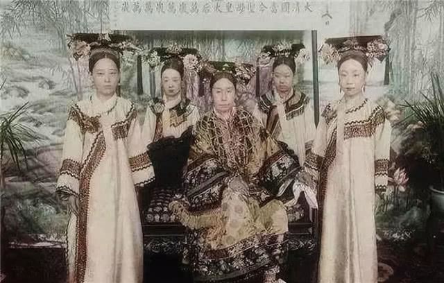 晚清第一美女是她 慈禧拍照一定得带身边 晚清第一美女是她 慈禧拍照一定得带身边