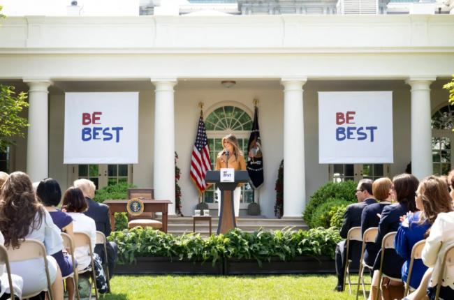 白宫发布组照为梅拉尼娅庆生 白宫发布组照为梅拉尼娅庆生