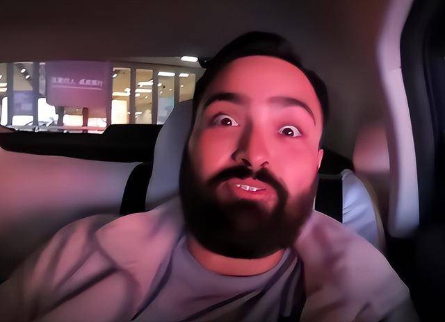 美国博主第一次来中国后直言:到处充满“危险” 美国博主第一次来中国后直言:到处充满“危险”