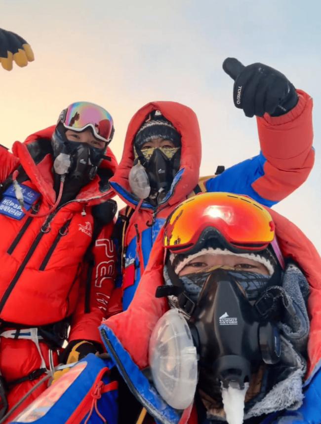 全球首位!北京中学生登顶珠峰 费用或近50万 全球首位!北京中学生登顶珠峰 费用或近50万