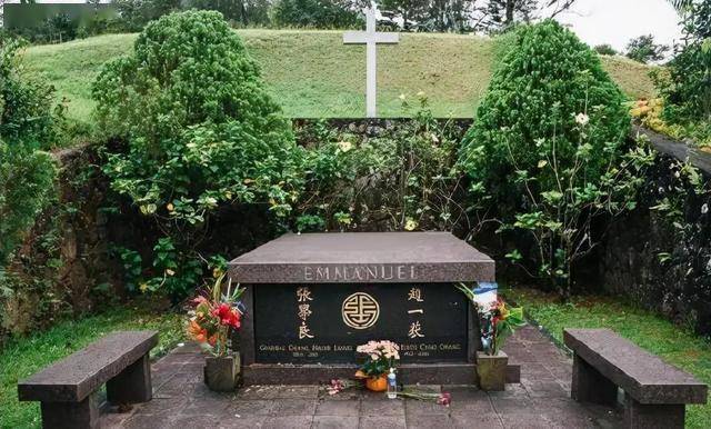 赵一荻有多美?16岁时在香山留影,美若天仙 赵一荻有多美?16岁时在香山留影,美若天仙