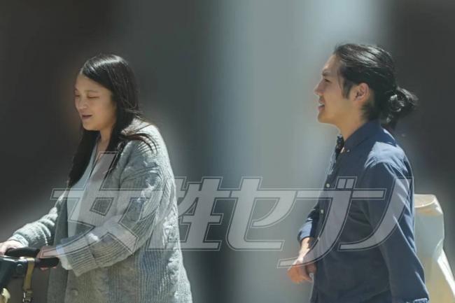 一家三口首亮相,产后的日本公主真子发福很多 一家三口首亮相,产后的日本公主真子发福很多