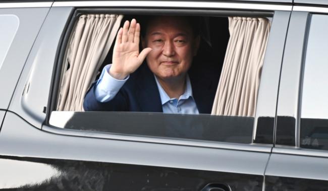 热评:韩国总统外交偷情术 热评:韩国总统外交偷情术