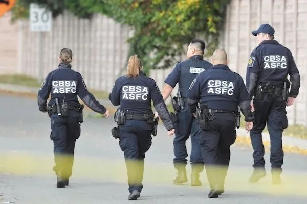 数十万人被迫离加!卡尼清理移民系统 数十万人被迫离加!卡尼清理移民系统