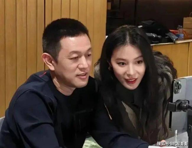 原来她是蔚来老板娘,曾是央视女主播才貌双全 原来她是蔚来老板娘,曾是央视女主播才貌双全