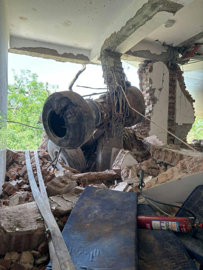 印航客机撞上医学院 超290人罹难 各国哀悼 印航客机撞上医学院 超290人罹难 各国哀悼