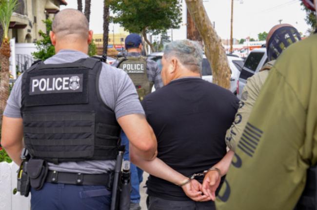 美国土安全部下令恢复无证移民扫荡 美国土安全部下令恢复无证移民扫荡