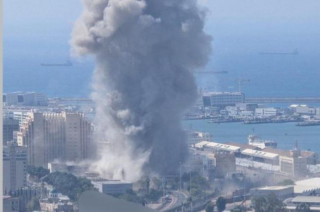 伊朗25枚飞弹落地瞬间曝光 以罕见拉起全国警报 伊朗25枚飞弹落地瞬间曝光 以罕见拉起全国警报