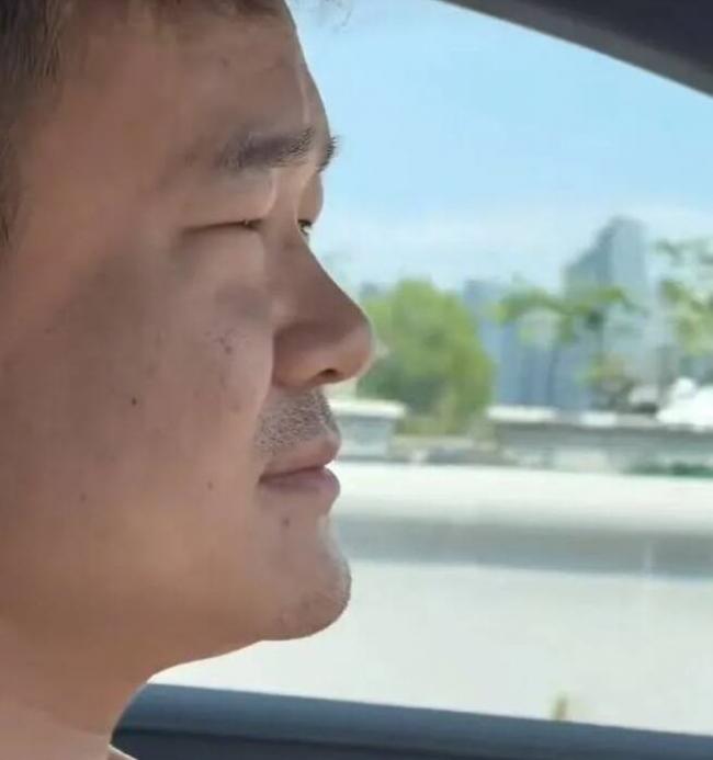 眼睛太小遭小米SU7判定疲劳驾驶 疯狂警告20次 眼睛太小遭小米SU7判定疲劳驾驶 疯狂警告20次