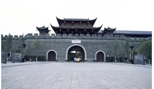 亏了10个亿,仅仅是决策失误吗? 亏了10个亿,仅仅是决策失误吗?