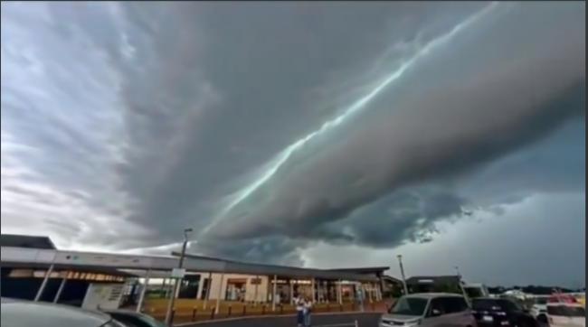 “海啸云”罕见接连出现  大地震预言成真? “海啸云”罕见接连出现  大地震预言成真?