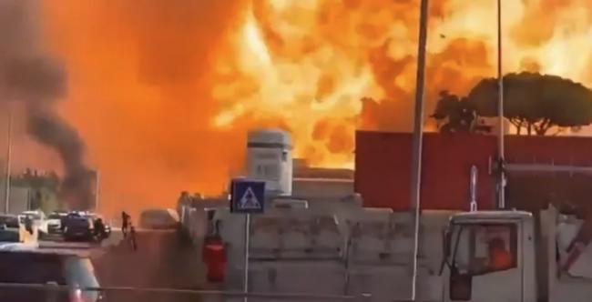 罗马加油站大爆炸 火球直冲天际 惊悚画面曝 罗马加油站大爆炸 火球直冲天际 惊悚画面曝