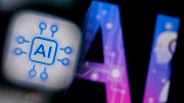 “AI将取代美国半数白领工作” “AI将取代美国半数白领工作”