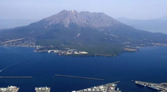 鹿儿岛樱岛火山爆炸性喷发 市区变成灰色世界 鹿儿岛樱岛火山爆炸性喷发 市区变成灰色世界